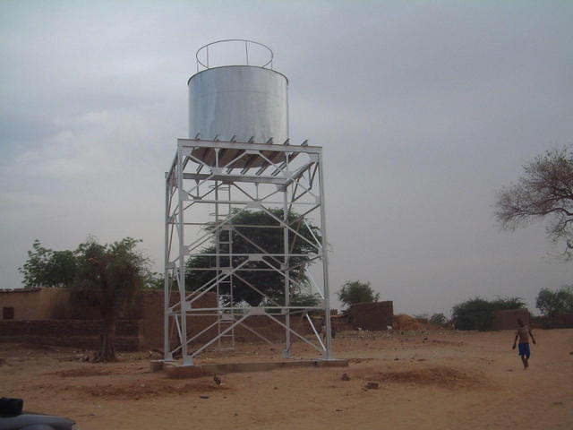 Le nouveau château d'eau de Bani-Goungou.