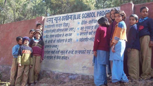 Le mur peint de l’entrée de l’école de Panjahal