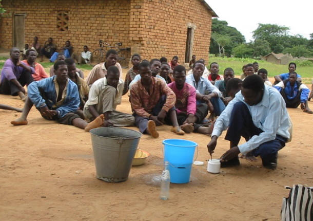 Formation à la chloration de l'eau pour lutter contre le choléra