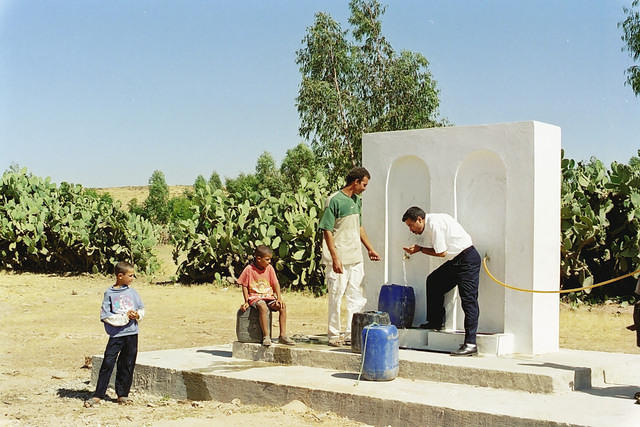 Bornes-fontaines gérées par des micro-entrepreneurs.