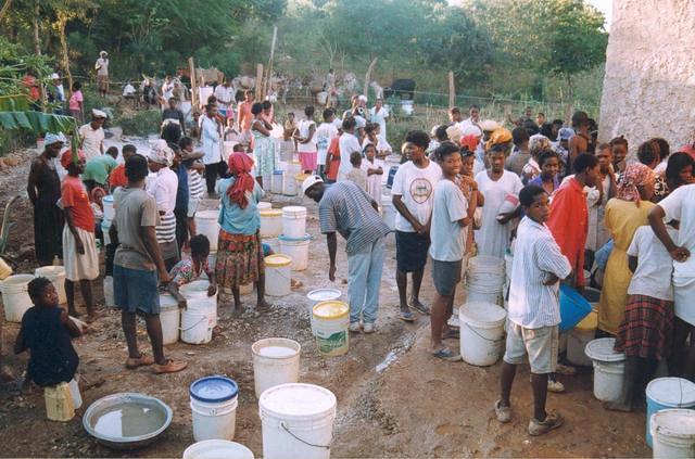 Forte affluence au point d'eau