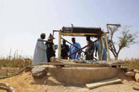 Nouveau puits équipé à Batam Beri (©photo: Association Echanges avec Dogondoutchi-Niger)