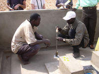 pose_de_la_pompe_du_hameau_issou_dembélé,_village_de_koula_à_kassarola-4