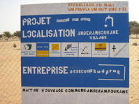 Le traditionnel panneau du projet d'Adduction d'eau potable de la commune d'Anderamboukane.